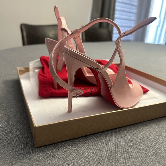 CHRISTIAN LOUBOUTIN
Jenlove 100 leather slingback pumps in baby pink - Picture 4 of 5